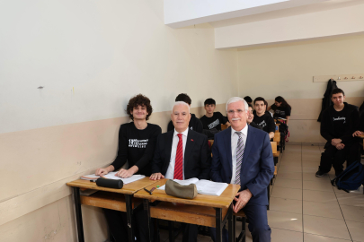 Başkan Mustafa Bozbey' mezun olduğu okuldaki öğretmenlerle buluştu