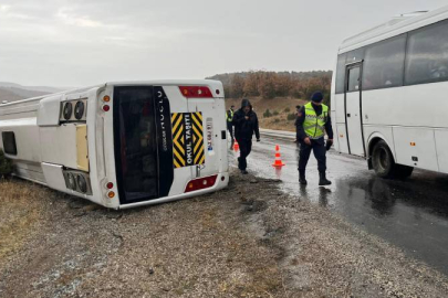 Konya'da okul servisi devrildi: 28'i öğrenci, 29 yaralı
