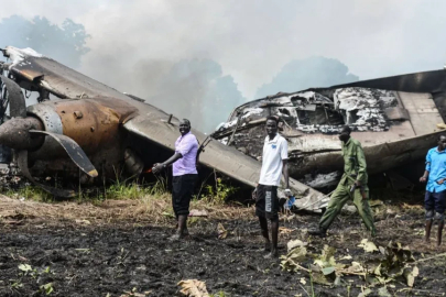 Güney Sudan’da yardım uçağı yere çakıldı! Ölüler var