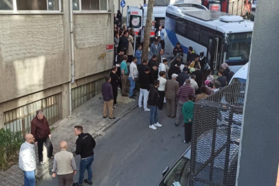 İstanbul'da eşinin kullandığı minibüsün altında kaldı, hastaneye kaldırılan ağır yaralı kadın hayatını kaybetti