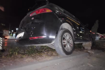 Karaman’da kontrolden çıkan otomobil refüje çıktı