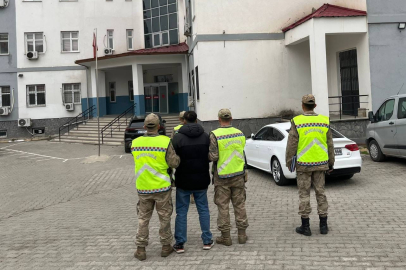 Muş’ta aranan hükümlü jandarmanın devriyesine takıldı