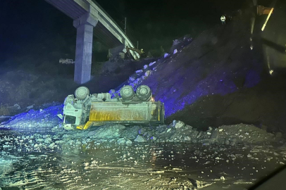 Bilecik'te YHT şantiyesinde 15 metre yükseklikten devrilen kamyonun sürücüsü ağır yaralandı