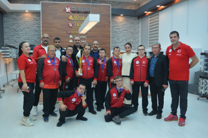 Türkiye Down Basketbol Milli Takımı'ndan Harput Holding'e anlamlı ziyaret