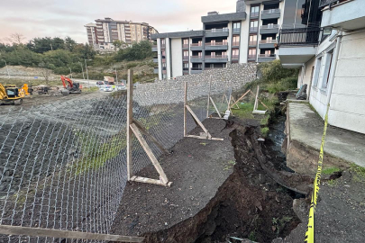 Bartın'da göçük sonrası dolgu ve beton çalışması yapılıyor