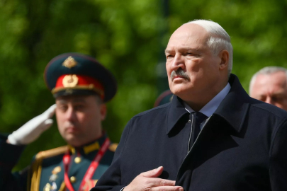 Lukaşenko'dan Zelenskiy'e: Ukrayna'yı mevcut sınırlar içinde tutmak istiyorsan, anlaşma yapmalısın