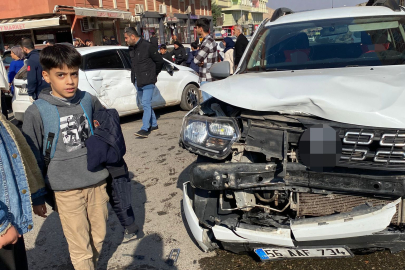 Siirt'te iki otomobil çarpıştı: 1 yaralı