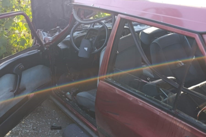 Trabzon'da kaldırımda yürürken dehşeti yaşadılar: Otomobilin altında kalan babaanne ve 2 torunu ağır yaralandı