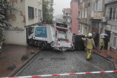 Beyoğlu'nda çöp kamyonu binaya çarptı: 3 yaralı