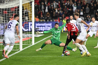 Kavga devam ederken gol attı