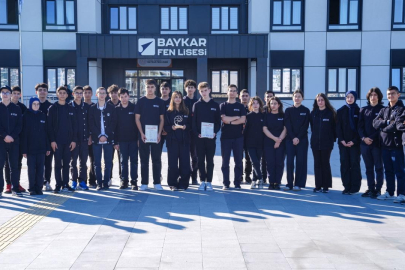 Lise öğrencilerinden uluslararası yarışmalarda çifte başarı