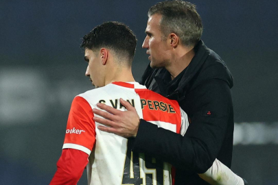 Oğlunu oyuna alan Robin van Persie'ye skandal suçlama!