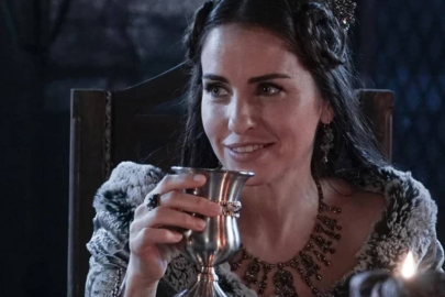 Ünlü oyuncu Aslı Tandoğan: Köydekiler de estetik yaptırabilir