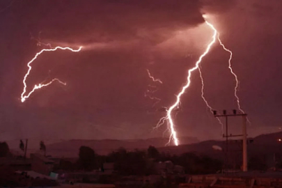 Düzce'de yıldırım düştü 6 mahallede sular kesildi!