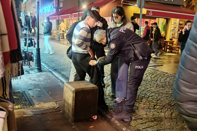 Eskişehir'de iki grubun kavgasını ayırmaya gelen esnaf da kavgaya dahil oldu: 1 yaralı