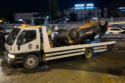 İstanbul Küçükçekmece'de E5 yan yolda zincirleme kaza: 3 yaralı
