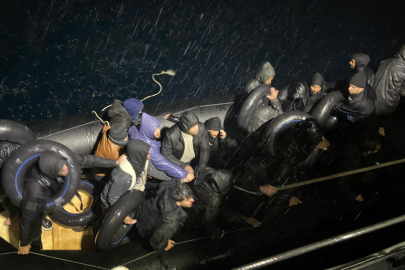 İzmir açıklarında 26 düzensiz göçmen kurtarıldı