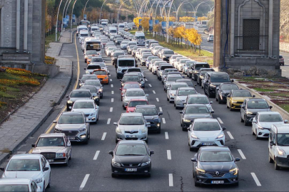 Ankara'da ulaşım sorunu: Artan araç sayısı trafiğe 22 dakikalık yük getirdi