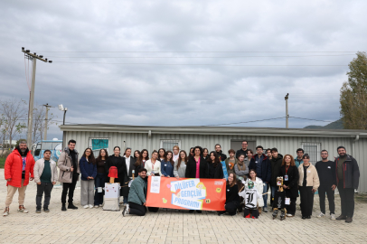 Bursa'da gençler iklim krizini doğada ele aldı &nbsp;