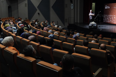 Bursa&nbsp; Yıldırım’da nostalji ve kahkaha dolu gece