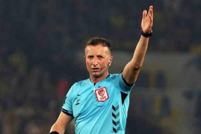 Fenerbahçe'nin yıldızından maçın hakemine canlı yayında tepki