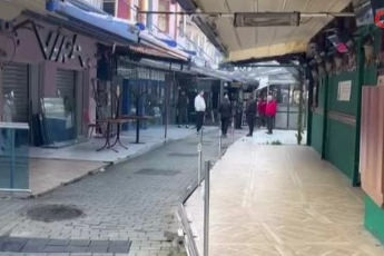 Bursa'da tarihi Arap Şükrü Sokağı'nda tente krizi! Belediye 'işgal var' dedi, esnaf...
