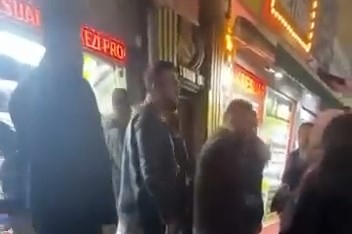 Bursa'da telefoncuda çıkan tartışmaya çevre esnaf müdahale etti