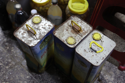 Kilis'te mide bulandıran hijyen skandalı: Merdiven altı üretimde fareler bulundu