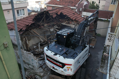 Bursa Yıldırım Belediyesi 11 ayda 24 metruk bina yıktı!