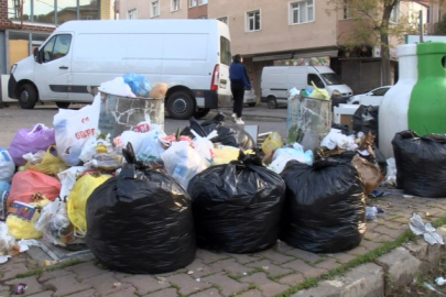 Belediyede işçiler greve başladı: Konteynerler çöple dolup taştı