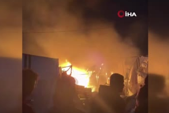 İsrail Gazze’de yerinden edilen Filistinlilerin kaldığı kampı vurdu: 5 ölü