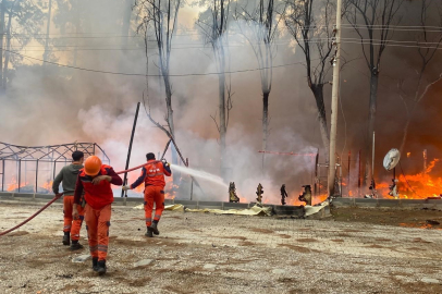 Muğla Fethiye'de onlarca karavan ve bungalov küle döndü