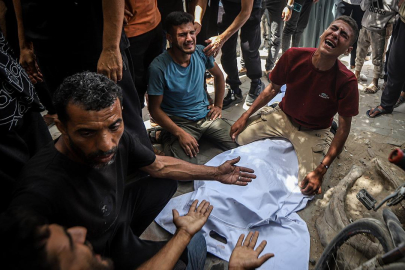 Soykırımcı İsrail'in Gazze'ye saldırılarında can kaybı 70 bin 117'ye yükseldi