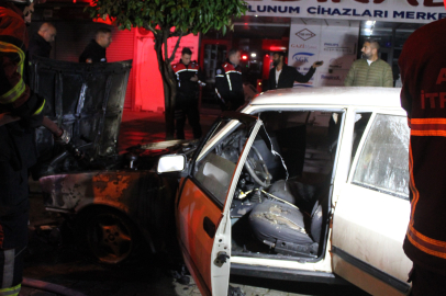 Aydın'da park halindeki otomobil küle döndü