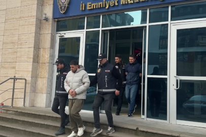 Edirne Kapıkule'de tarihi eser operasyonu: Büyük İskender portreli sikkelerle kaçarken yakalandılar