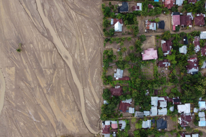 Güney Asya'daki sel ve toprak kaymalarında can kaybı bin 500'ü aştı