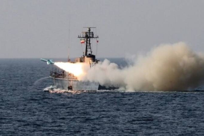 İran, Hürmüz Boğazı'nda deniz tatbikatı başlattı