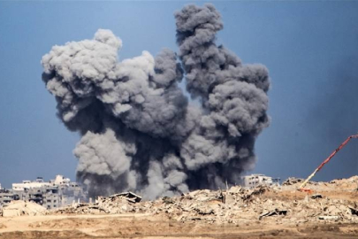 İsrail ordusu, Gazze'nin kuzey ve güney bölgelerini bombaladı