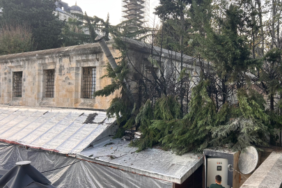 İstanbul Tarihi Sultanahmet Camisinin altındaki çarşıda yangın çıktı