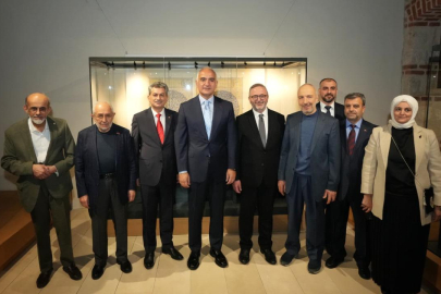 700 yıllık yazma eserler İstanbul'da bir araya geldi