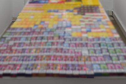 Antalya'da kaçak bin 660 adet elektronik sigara ve 7 bin 500 paket sigara ele geçirildi