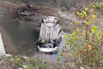 Bursa'da dereye uçan otomobilin sürücüsü yaralandı!