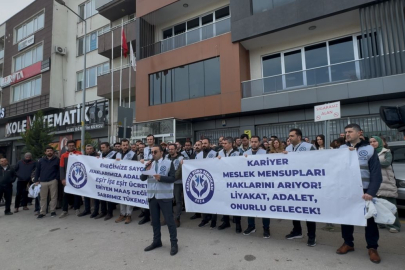 Bursa Defterdarlığı önünde "zam" eylemi!