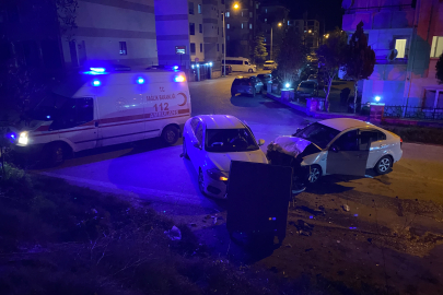 Bursa'da hız ihlali feci kazaya yol açtı: 2'si ağır 4 yaralı