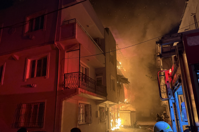 Bursa'da şehit babasının evi alevlere teslim oldu!
