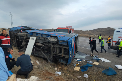 Cezaevi nakil aracı devrildi! Yaralılar var