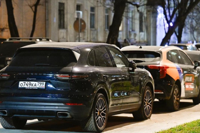 Rusya’da yüzlerce Porsche sahibi araçlarını çalıştırmakta sorun yaşadı
