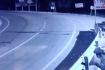 Bursa'da sürücülerin zor anları! Adeta buz pistine döndü...