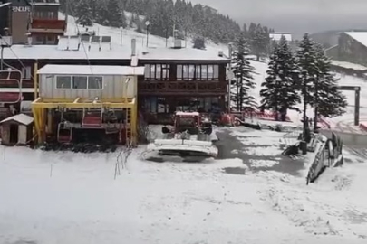 Bursa'nın zirvesinde kar yağışı etkili oldu!