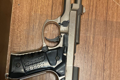 İstanbul Şişli’de İETT durağında gündüz vakti havaya ateş açan şüpheli yakalandı